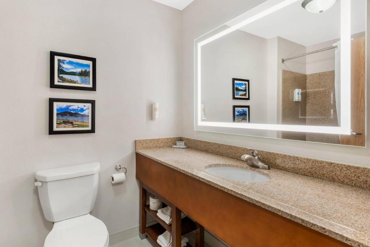 Comfort Inn & Suites Rifle - Housity