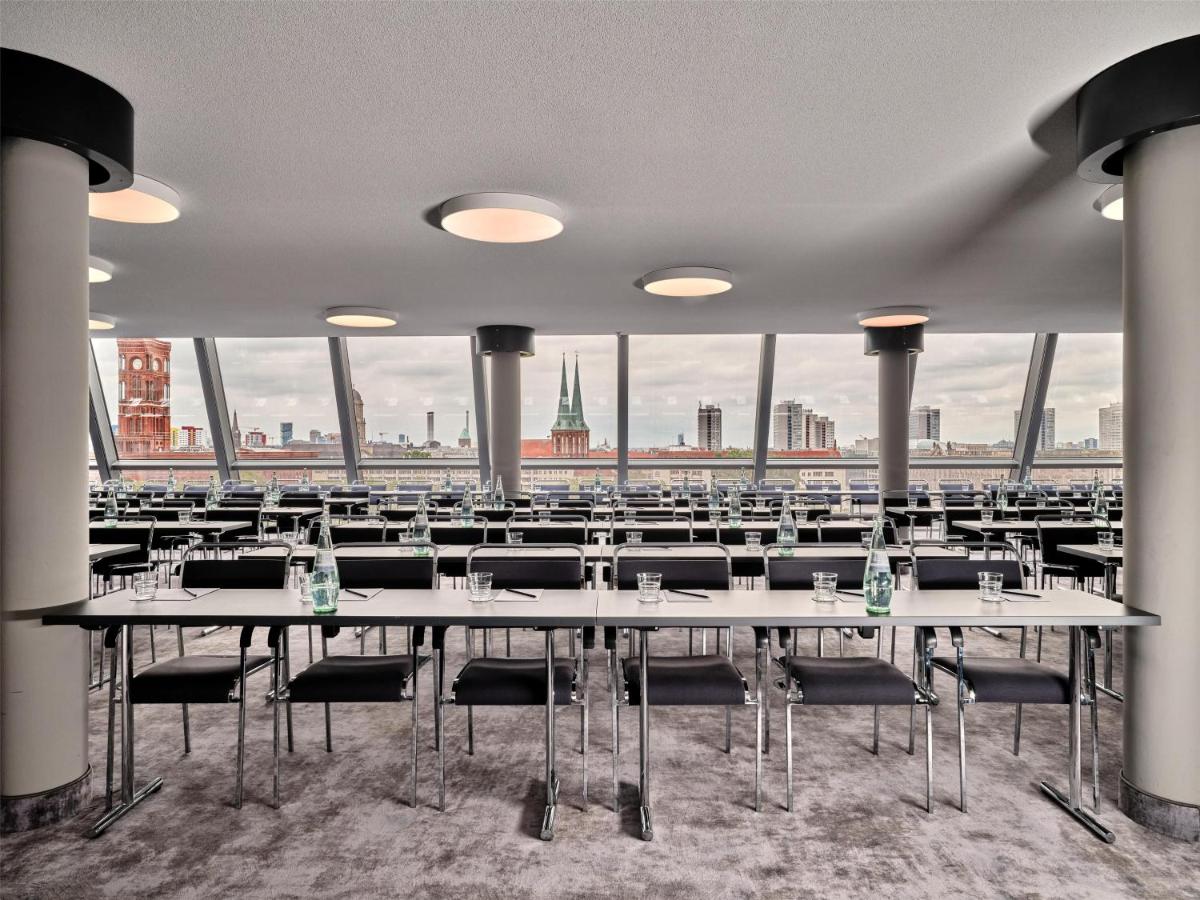 Ein Restaurant oder anderes Speiselokal in der Unterkunft Radisson Collection Hotel, Berlin
