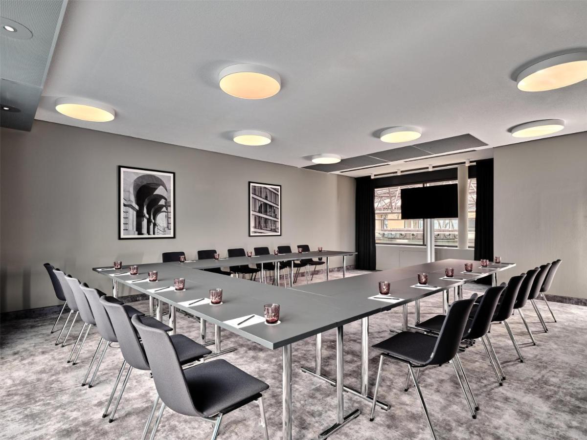 Der Geschäftsbereich oder Konferenzraum in der Unterkunft Radisson Collection Hotel, Berlin