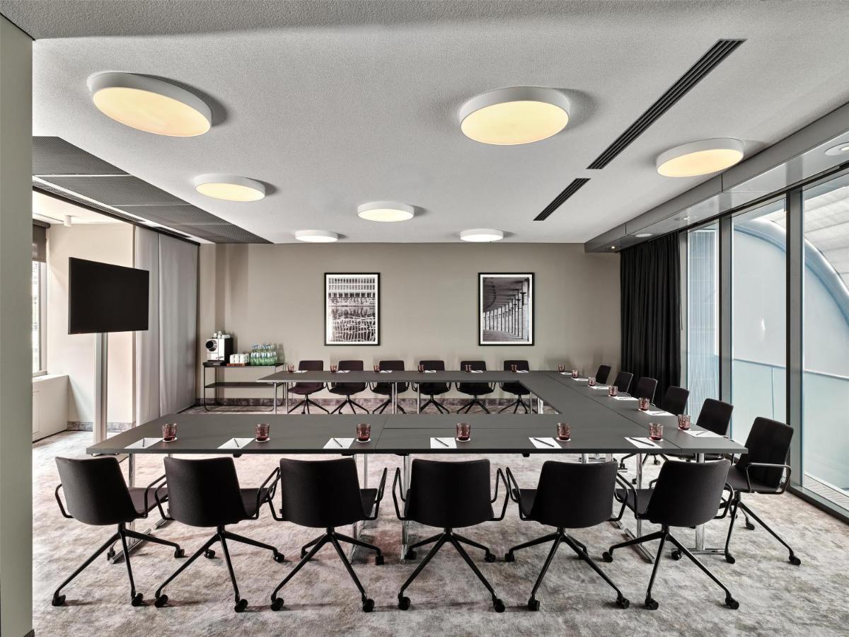Der Geschäftsbereich oder Konferenzraum in der Unterkunft Radisson Collection Hotel, Berlin