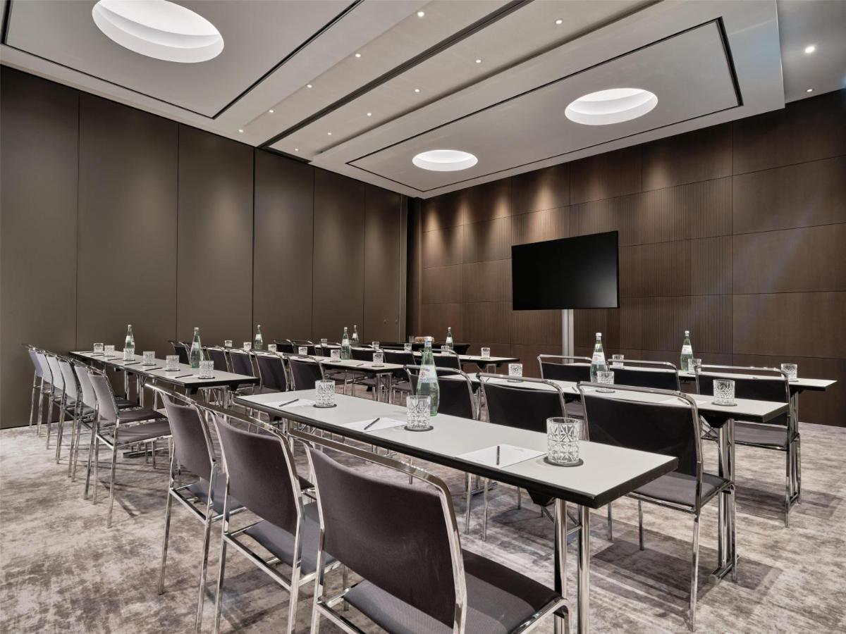 Der Geschäftsbereich oder Konferenzraum in der Unterkunft Radisson Collection Hotel, Berlin