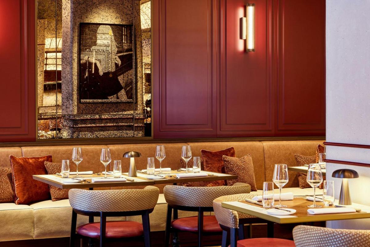 Ein Sitzbereich in der Unterkunft Berlin Marriott Hotel