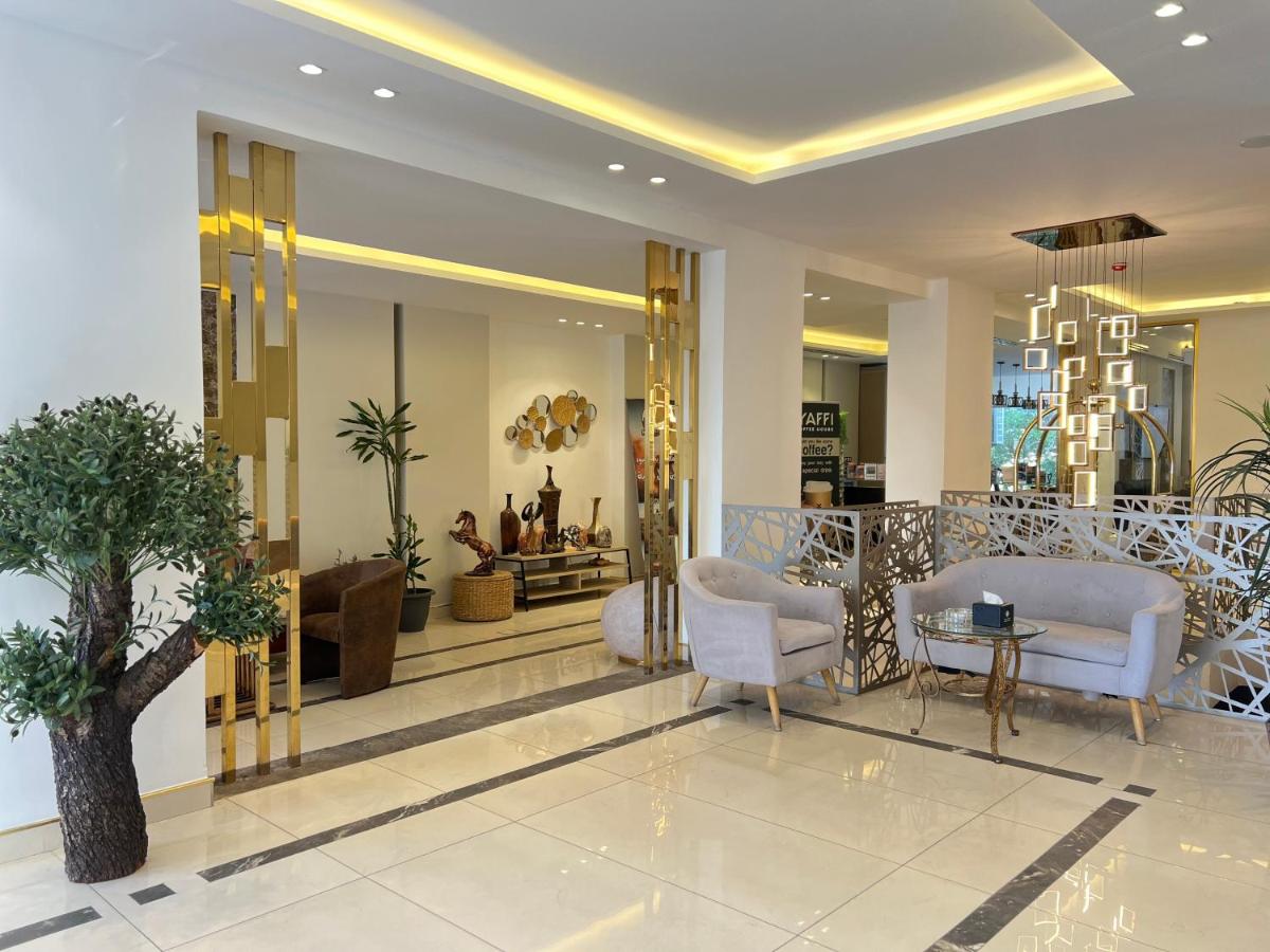 Mass Paradise Hotel - Housity