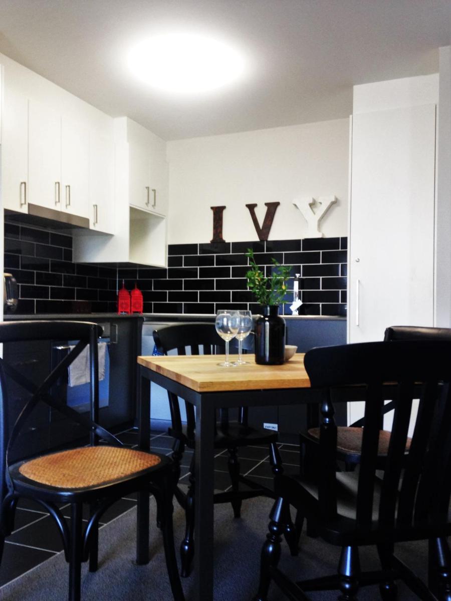 Ivy and Roses Boutique Apartments - Housity