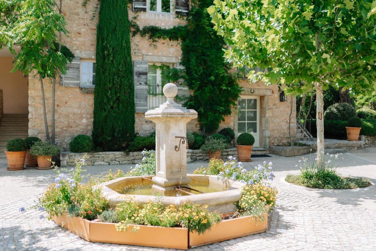 Jardin de l'établissement Coquillade Provence - Relais & Châteaux