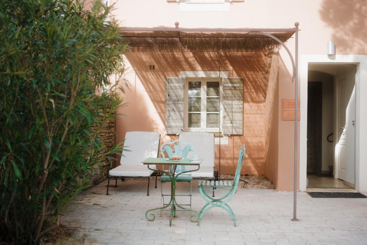 Terrasse ou espace extérieur de l'établissement Coquillade Provence - Relais & Châteaux