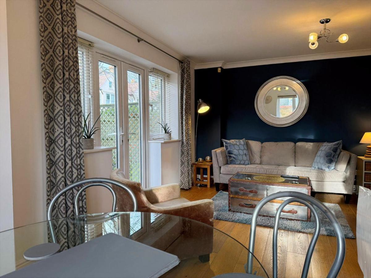 Stylish Two-Bedroom Apartments in Windsor - Hizvo