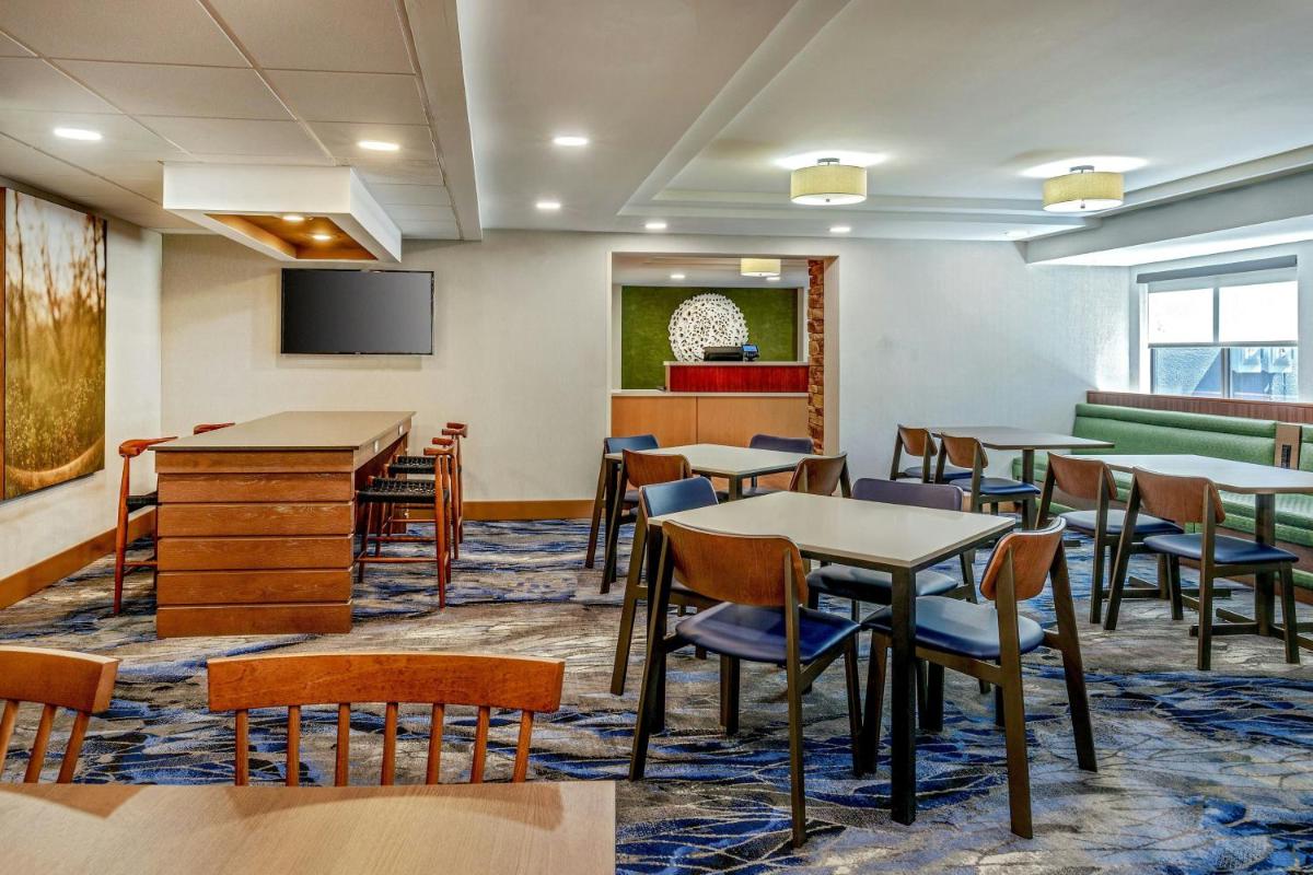 Fairfield Inn Portsmouth Seacoast - Housity