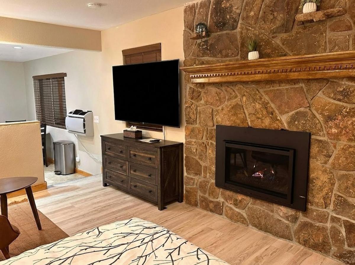 Stonebrook Resort - Adult Only - Housity