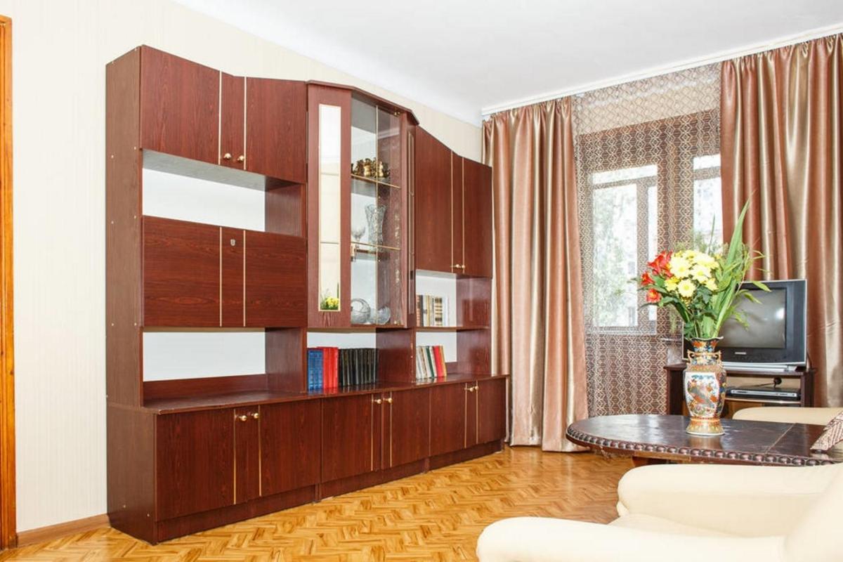 Suitetrails - Apartment on Yatsenka Street near Intourist Hotel