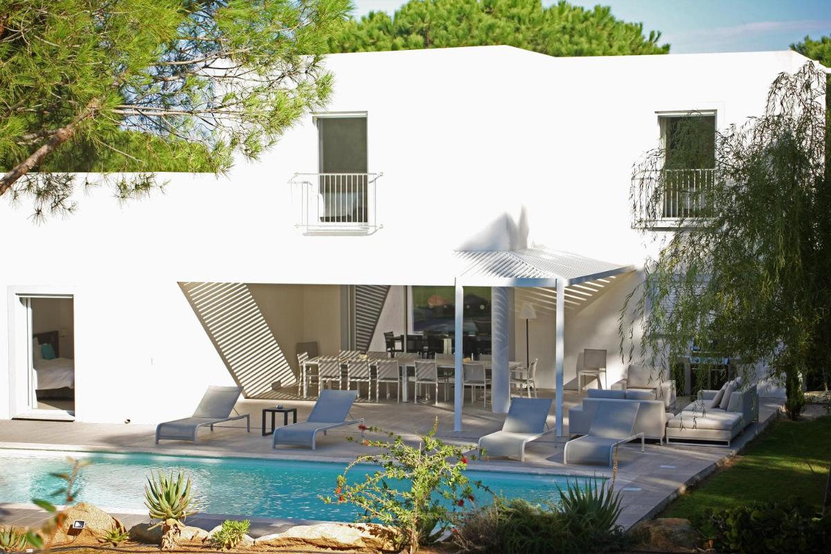 Piscine de l'établissement Domaine Villas Mandarine Private Pools & Spa ou située à proximité