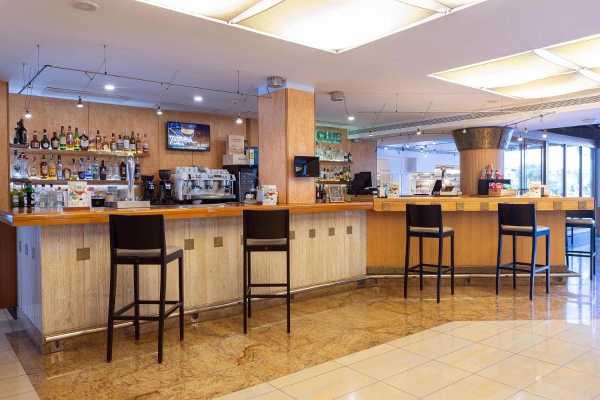 Invisa Hotel La Cala - Housity