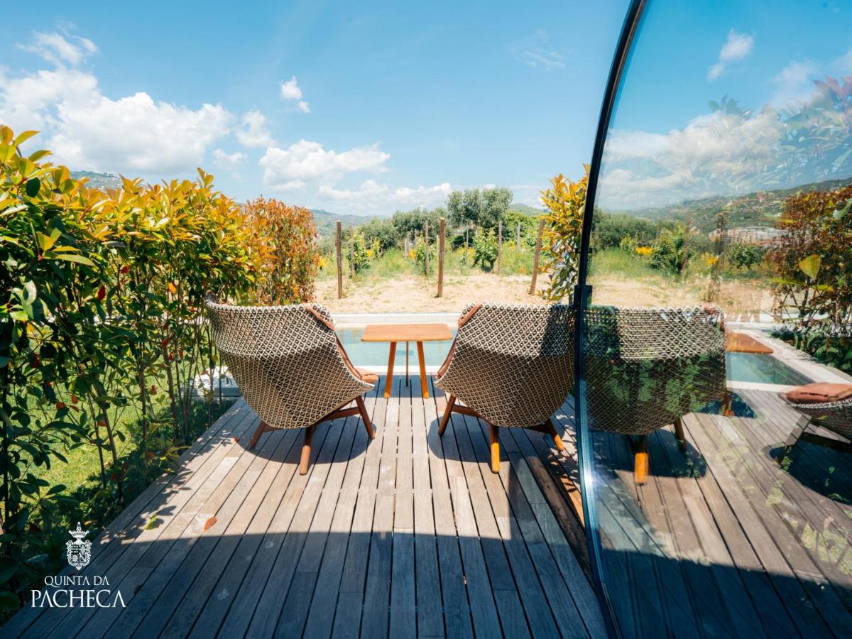 Uma vista geral da montanha ou uma vista da montanha a partir do hotel