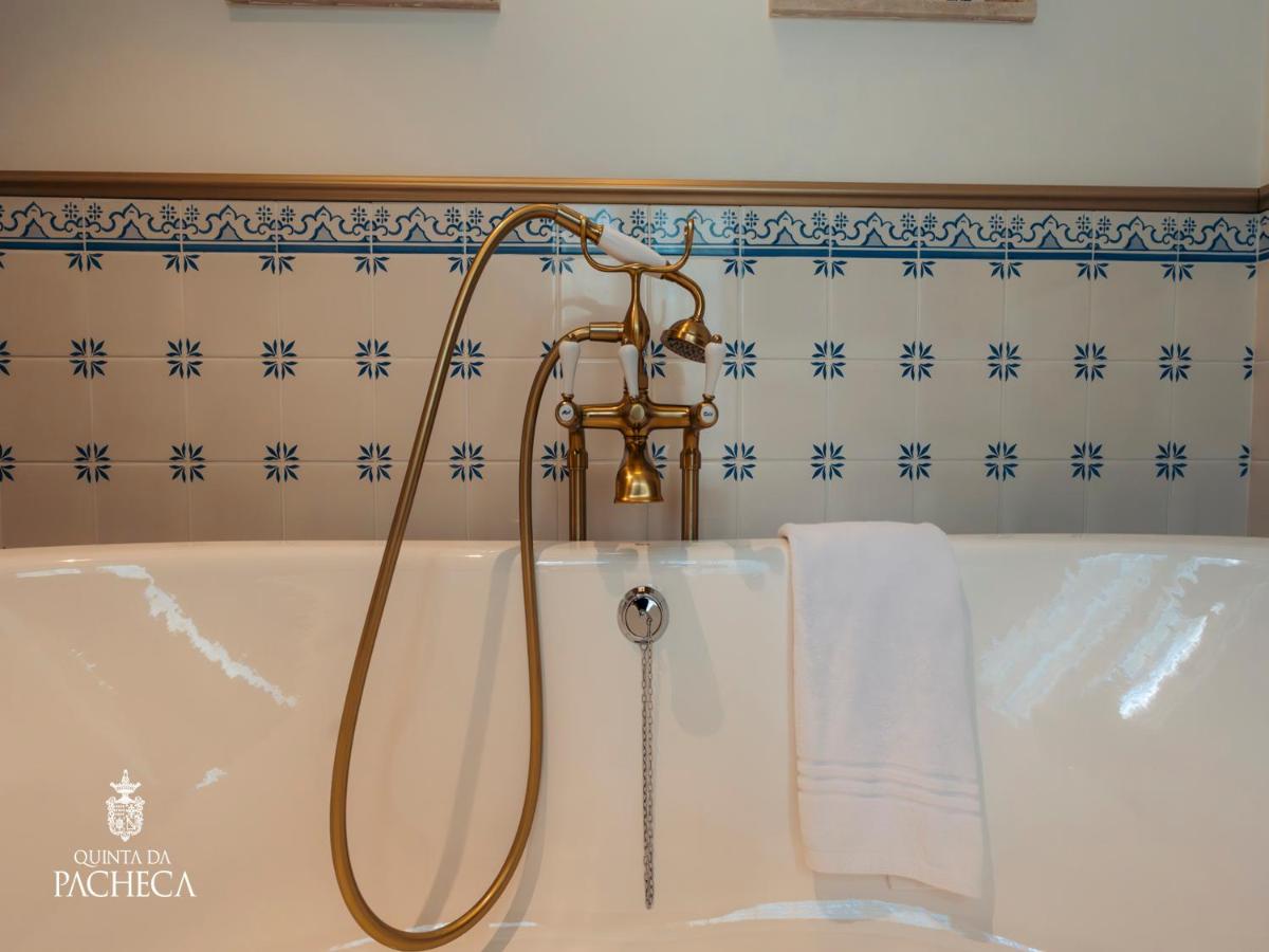 Uma casa de banho em Pacheca The Wine House Hotel e Spa - Quinta da Pacheca