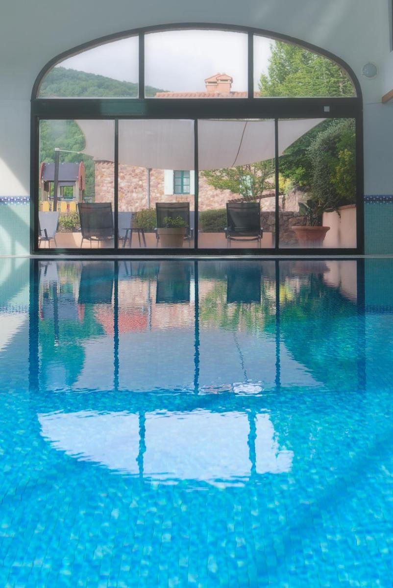 Piscine de l'établissement Le Domaine de Falgos Golf & Spa ou située à proximité