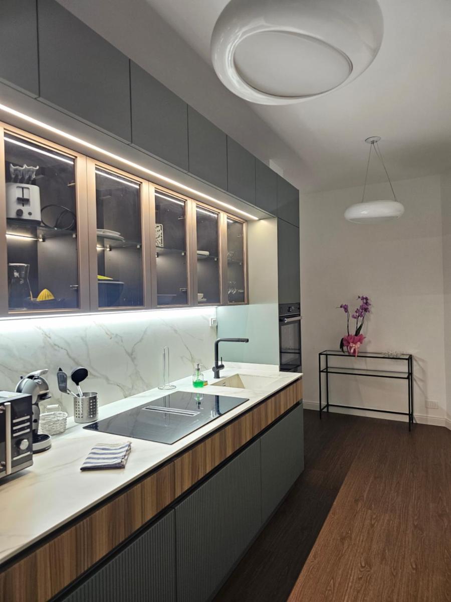 Magenta Galleria Apartment - Housity