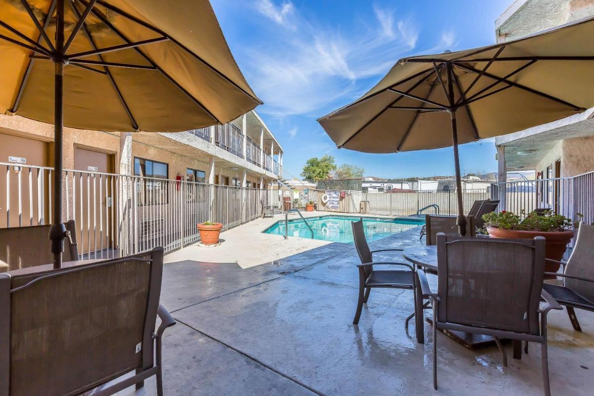 Rodeway Inn Magic Mountain Area - Housity