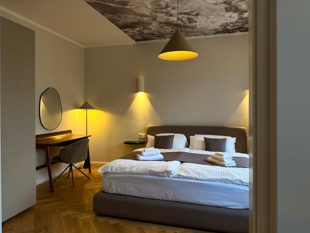 Designer-Apartment - Top-Lage - Fuggerei - Housity