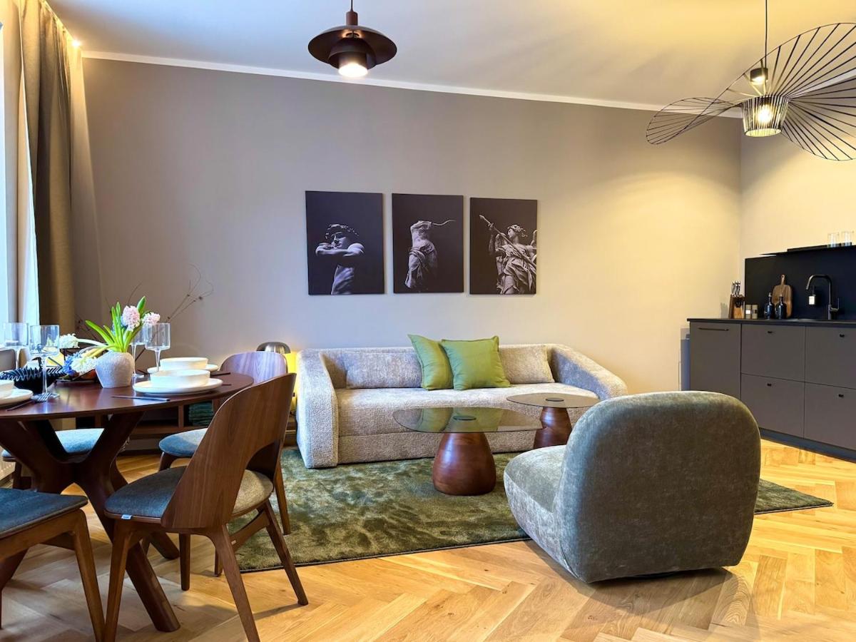 Designer-Apartment - Top-Lage - Fuggerei - Housity