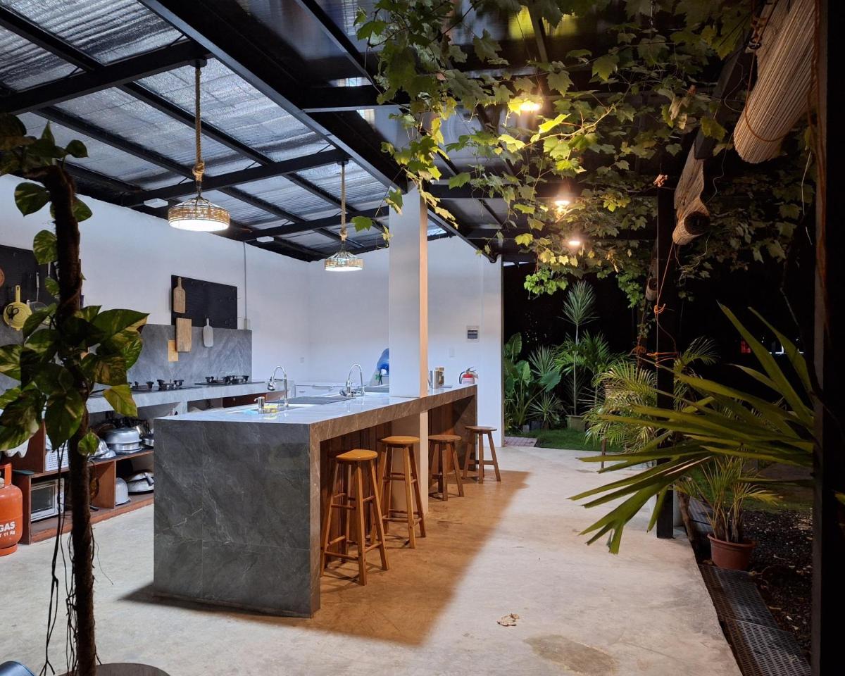 Basilia Guest House - Housity