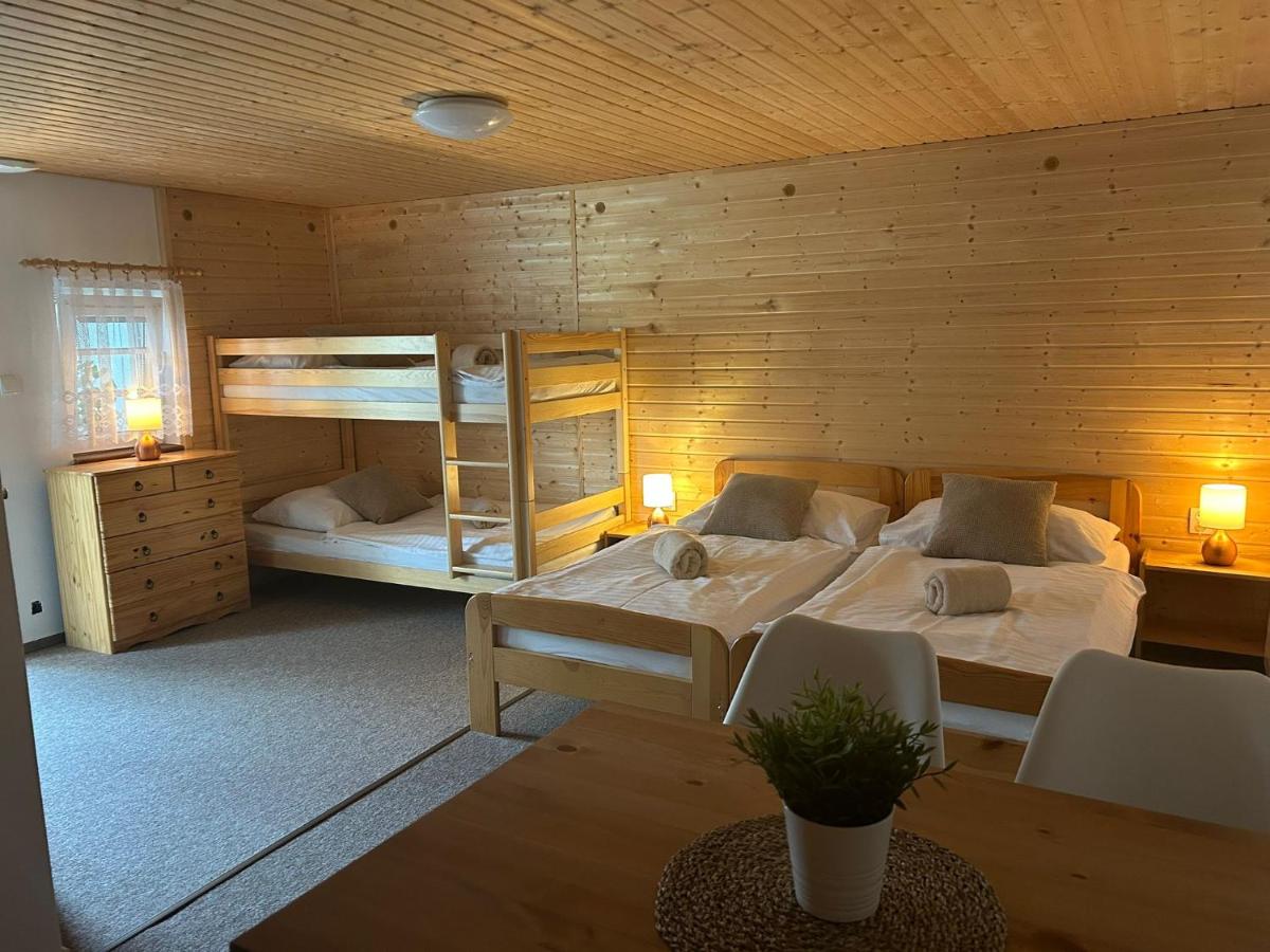Apartmány u Pálavy - Housity