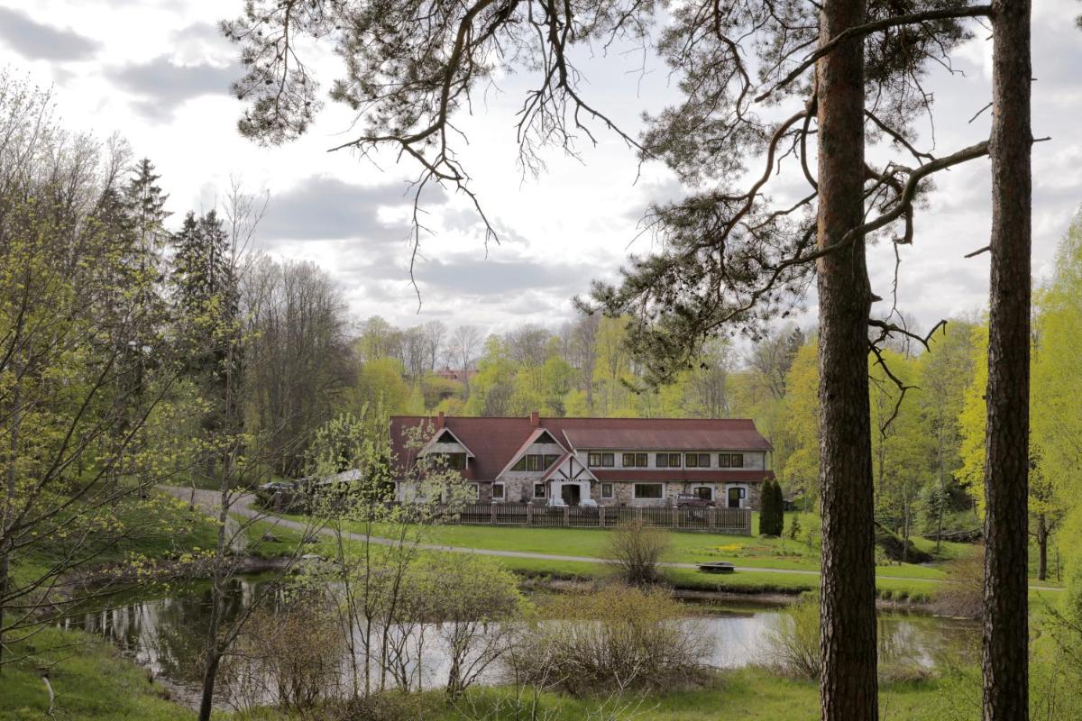 Suitetrails - Park Hotel Brūzis