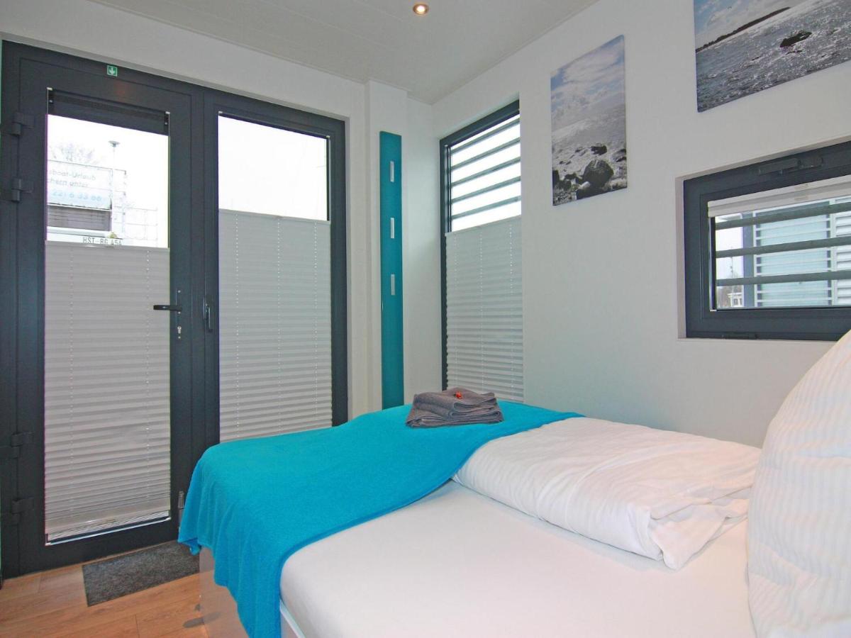 Hausboot Floating House Leni in Ribnitz-Damgarten - Housity