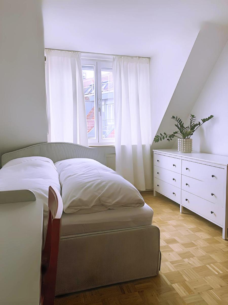 Spacious and quiet old town appartment - Housity