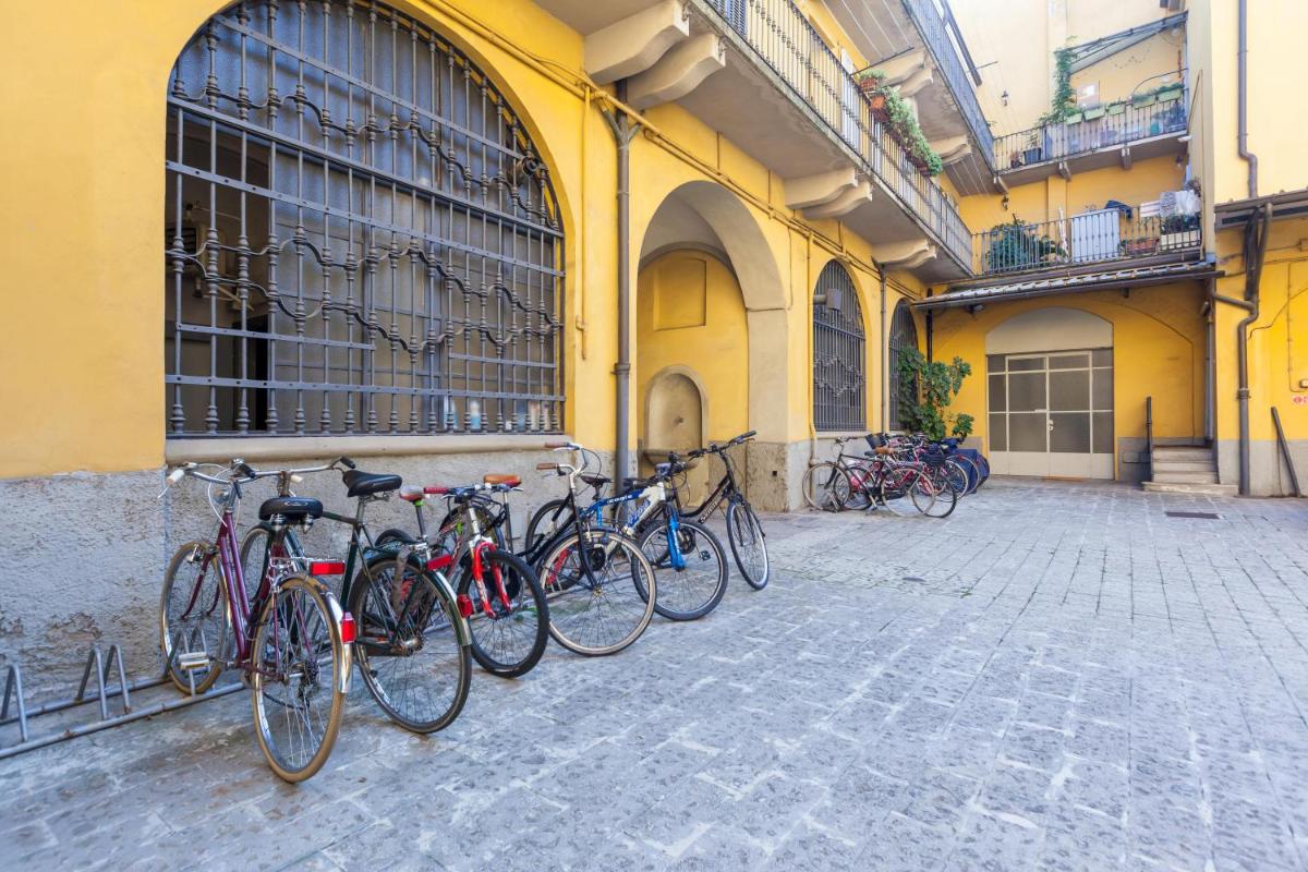 Navigli - Via Mortara 4 - Housity