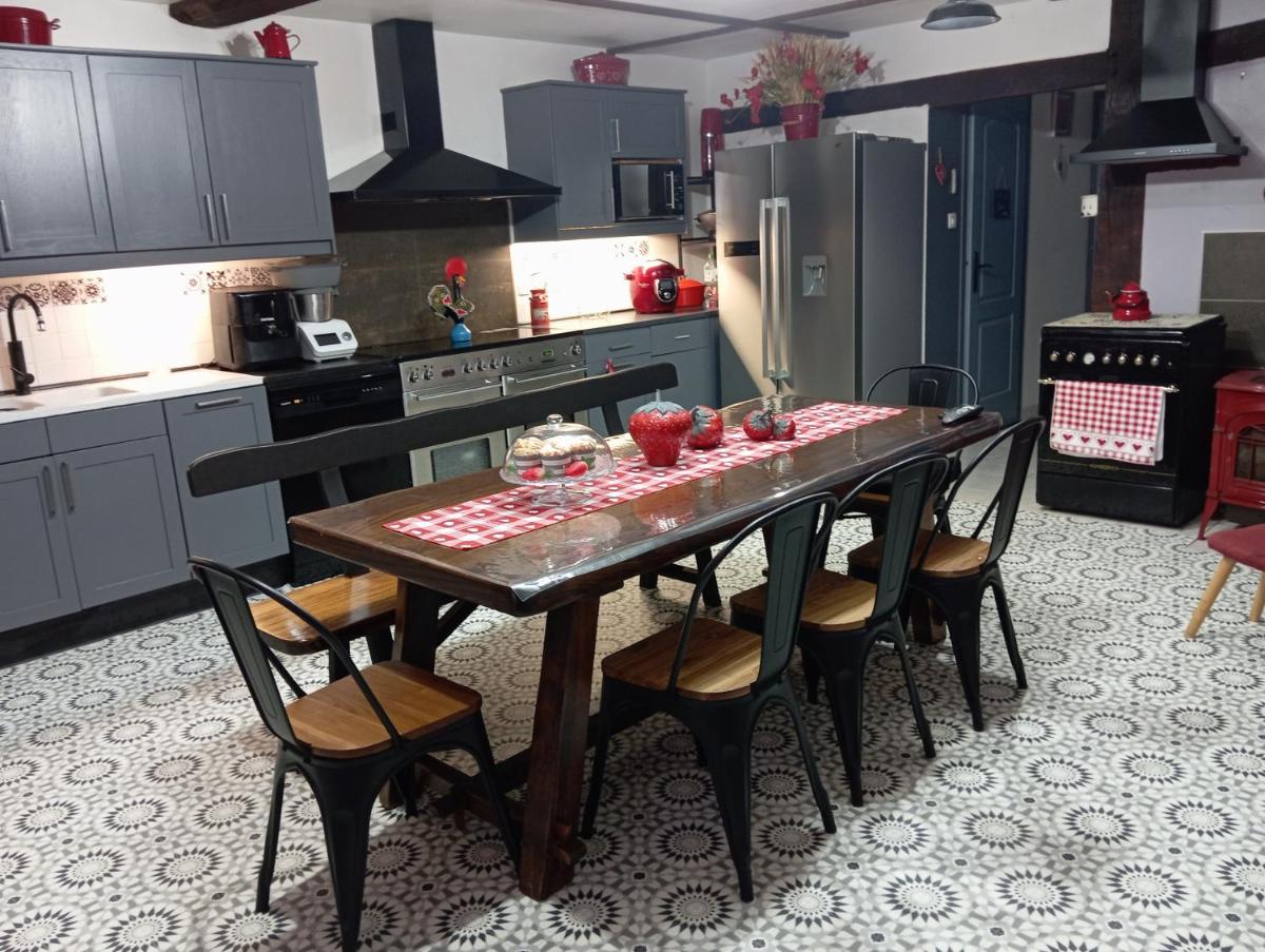 La Gerbaudiere Chambres&Table d hotes proche Mont Saint Michel CUISINE MAISON - Housity