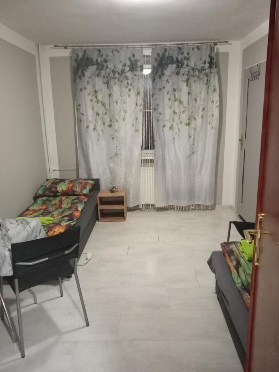 Pełna Chata Trojanka - Housity