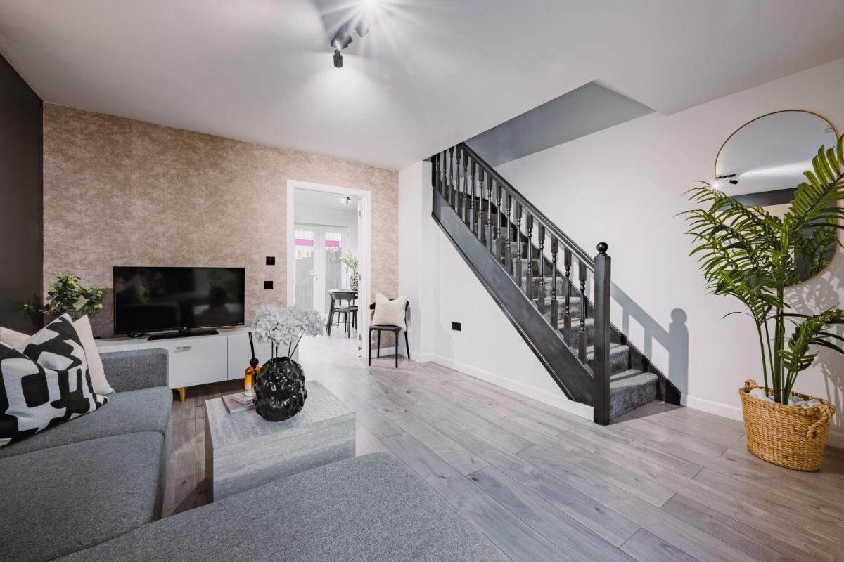 Emirates ApartHOUSE - Hizvo