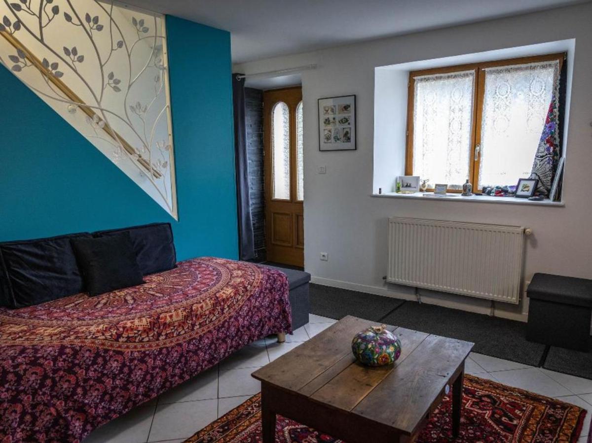 Chambre cocon table d'hôte avec jardin à la campagne le nid qui danse vers Vesoul de 1 à 3 personnes - Housity