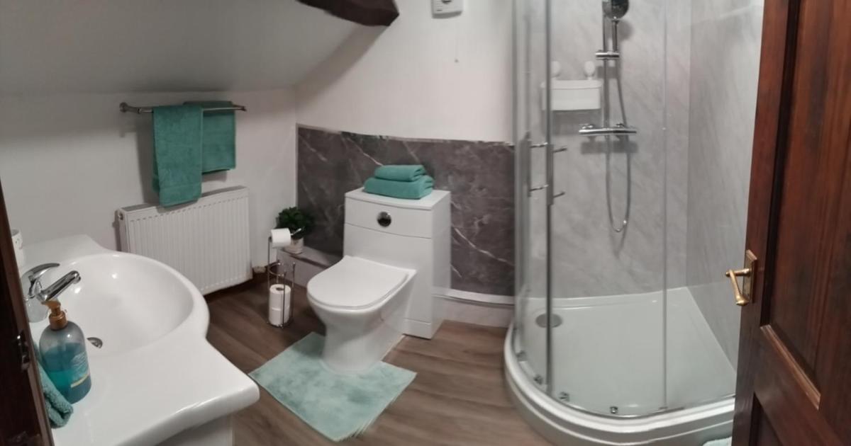 Tudor Cottage, Newby Bridge - Housity