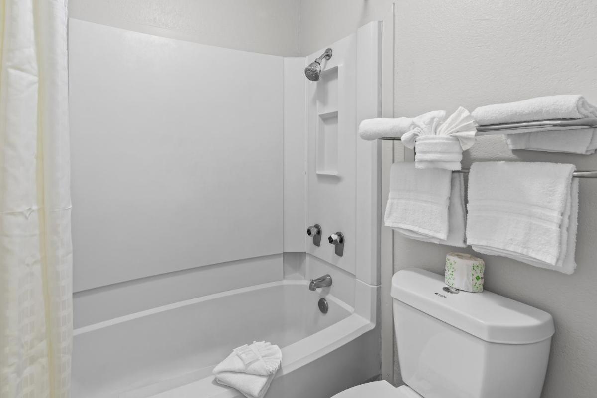 Americas Best Value Inn Austin - Housity