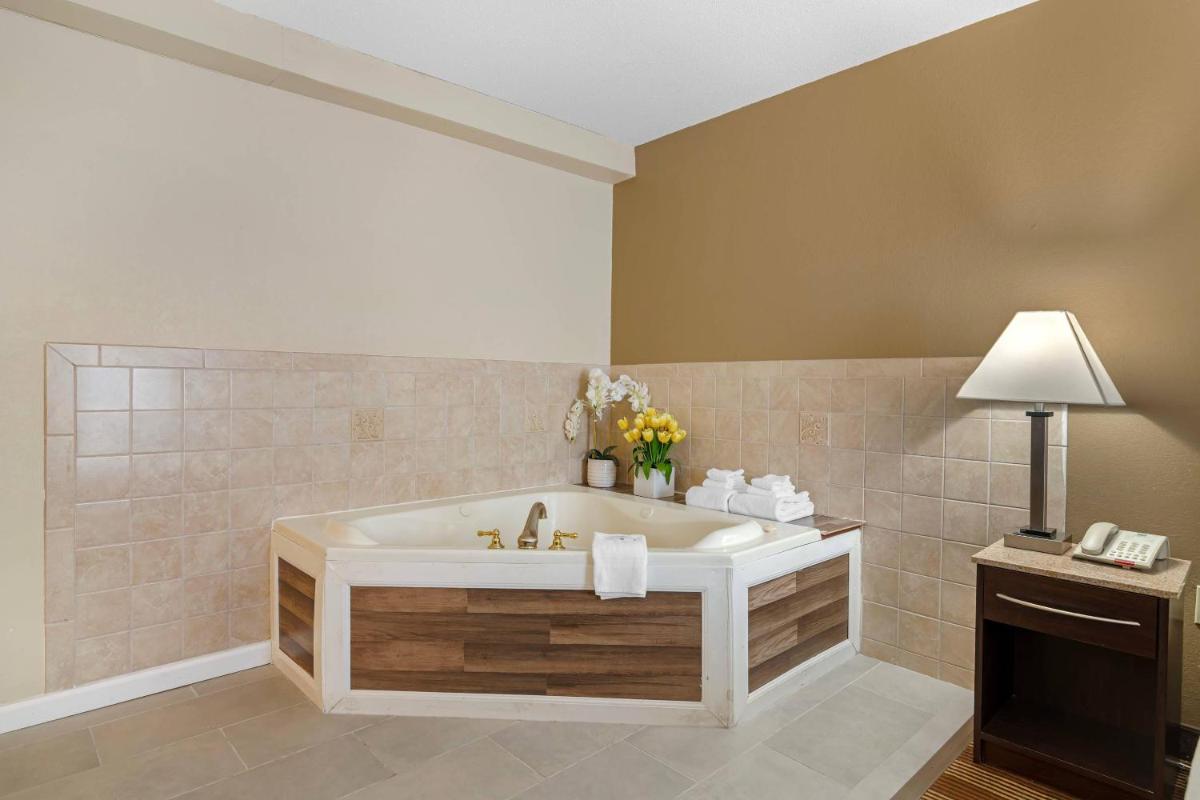 Quality Inn North Conway - Housity