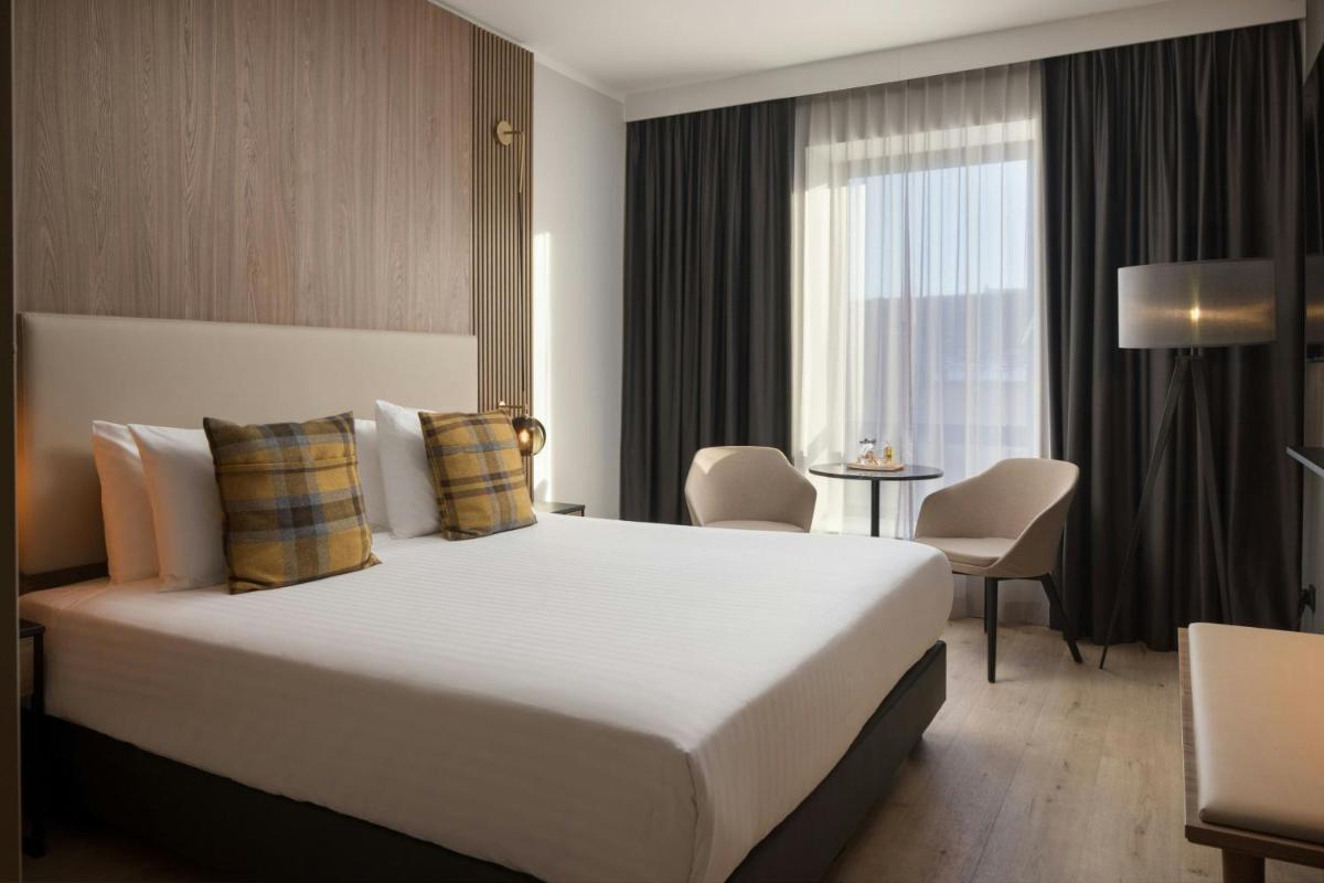 AC Hotel by Marriott Inverness - Housity