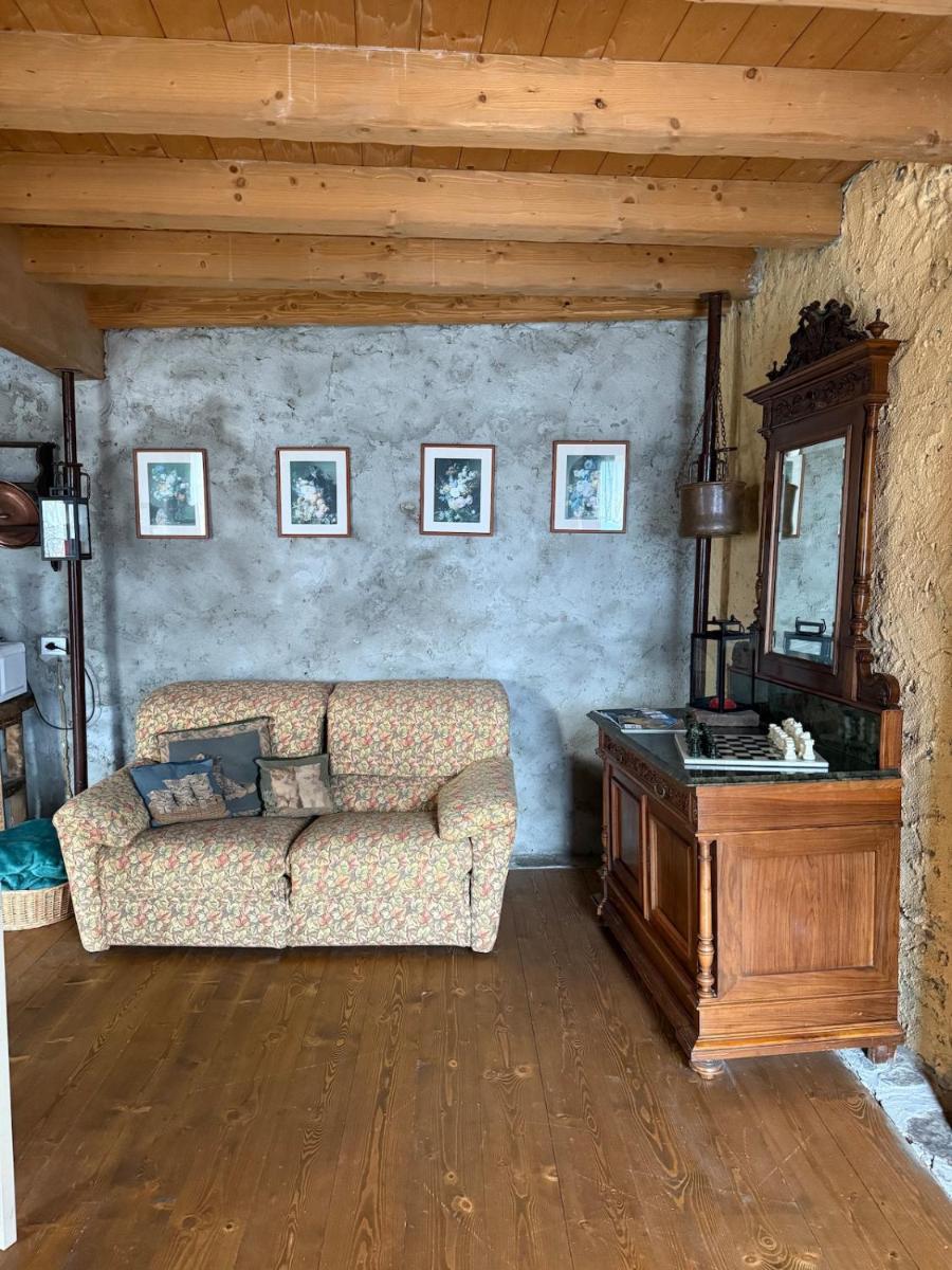 Stone House: fairytale flat with magic lake view - Housity