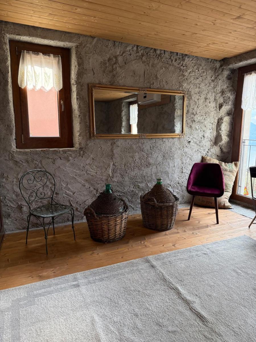 Stone House: fairytale flat with magic lake view - Housity