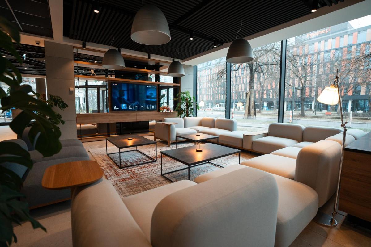 Q Hotel Plus Wrocław - Housity