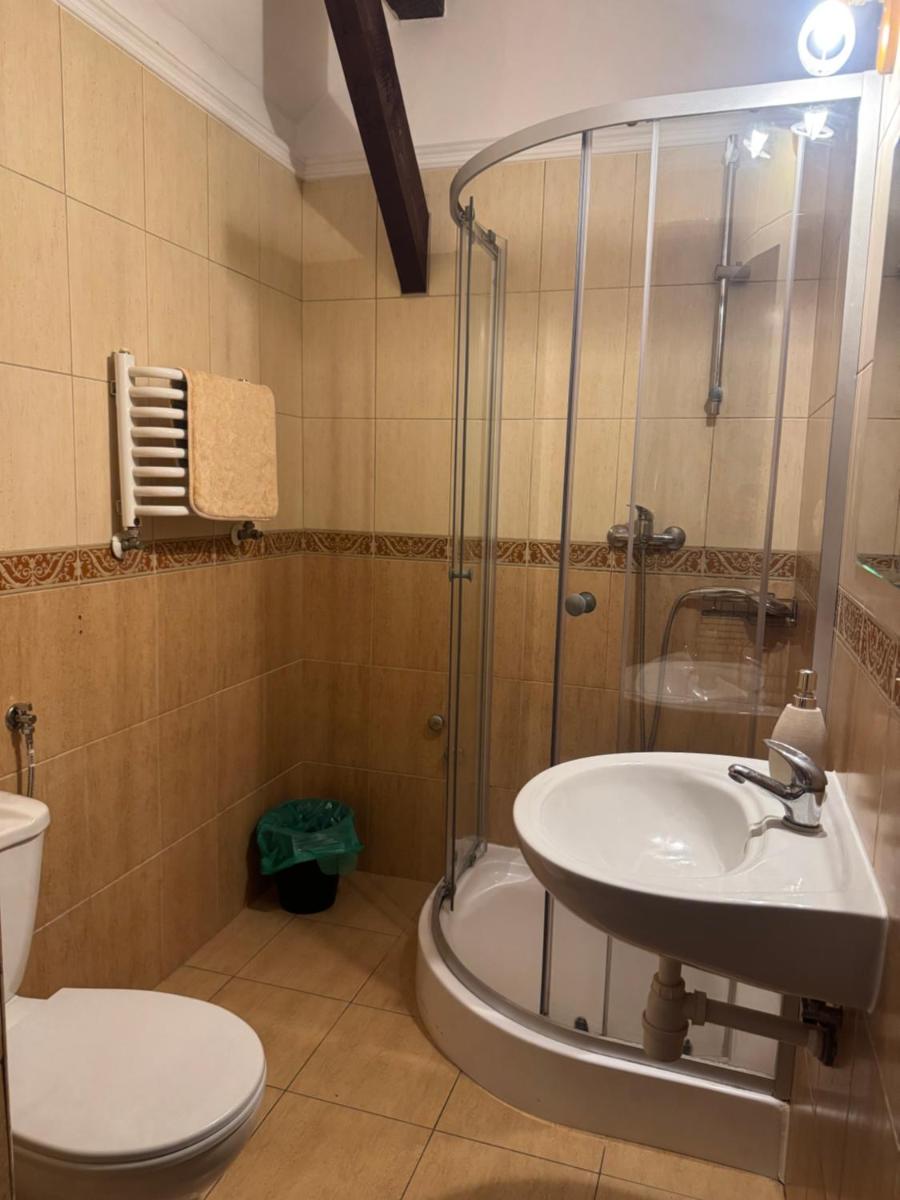 Zielony Dworek - Housity
