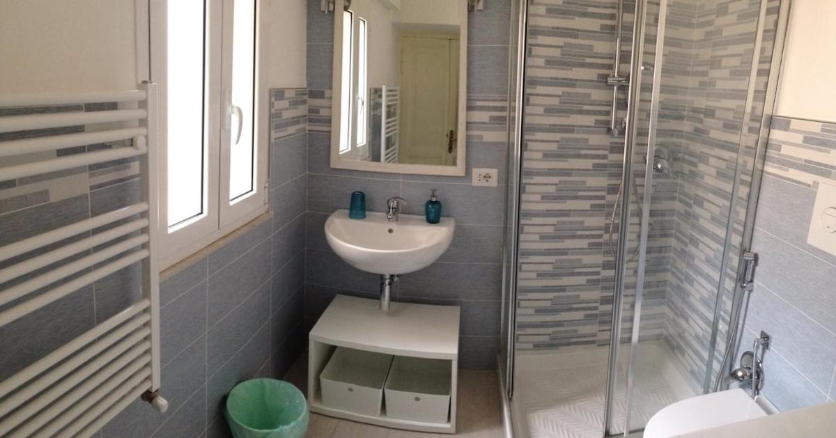 seaside terracina apartment - Housity
