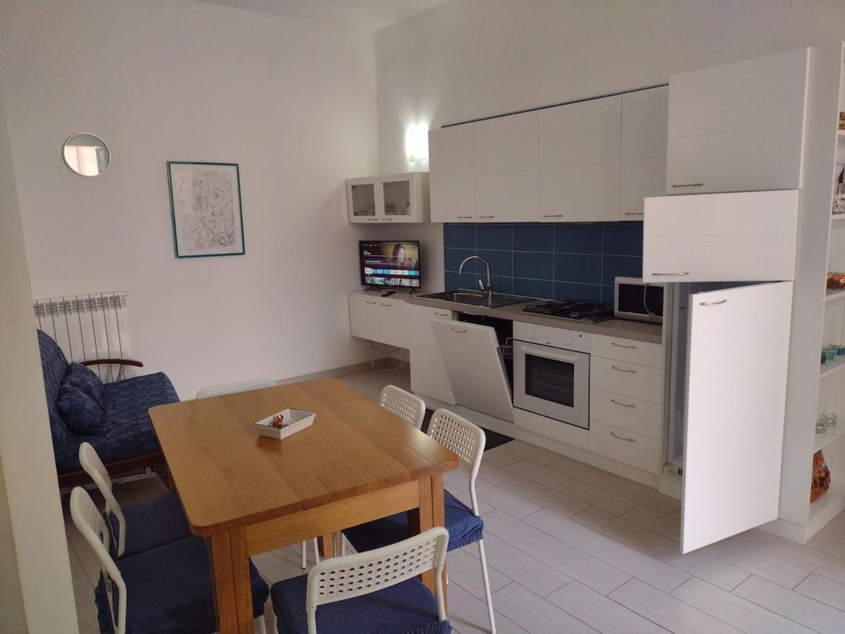 seaside terracina apartment - Housity