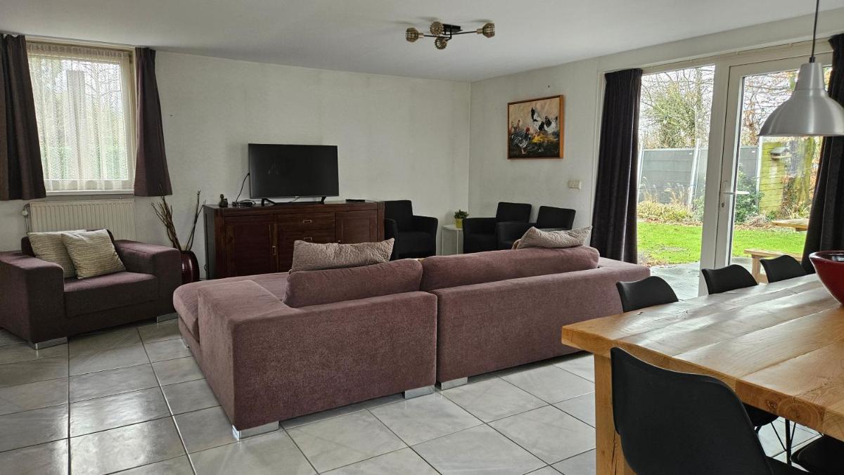Vakantiehuis Achterhuis Ons Hoekje - Housity