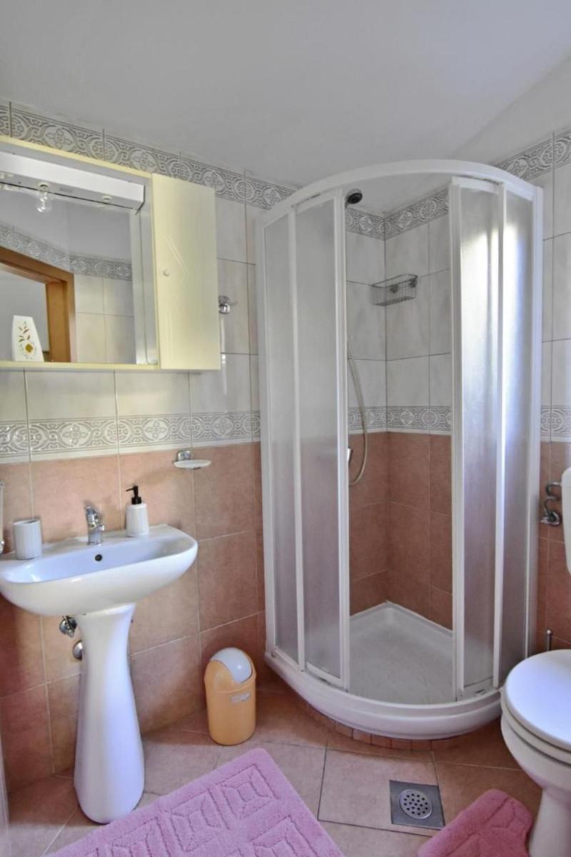 Apartment Vedrana 4 by Interhome - Housity