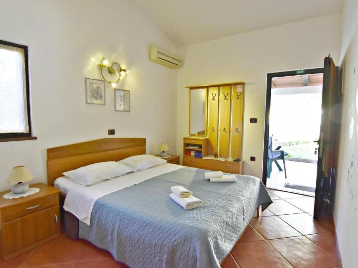 Apartment Vedrana 4 by Interhome - Housity