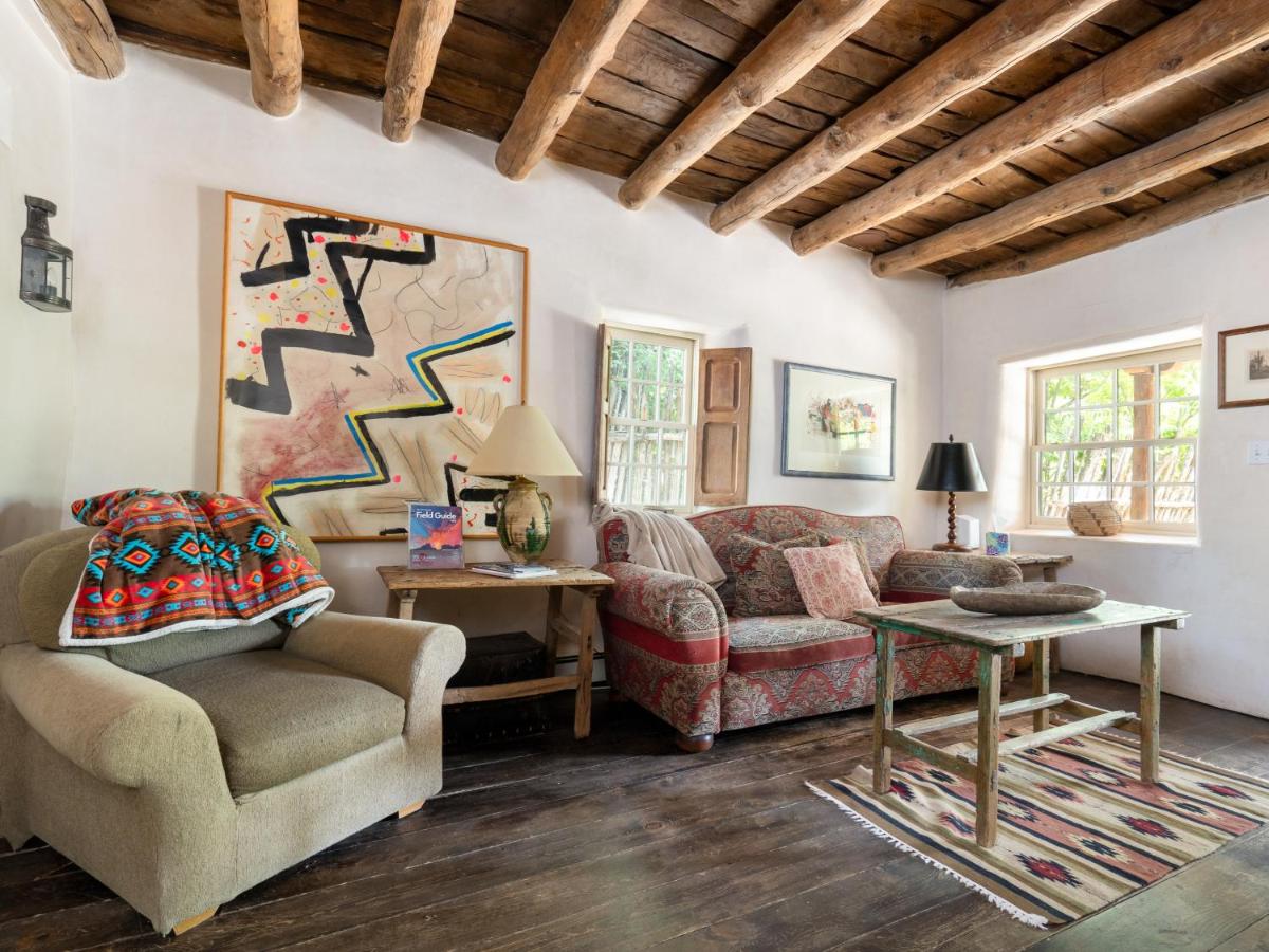 El Nido Lane Tesuque, 1 Bedroom, Sleeps 2, Private Yard, WiFi, Washer/Dryer - Housity