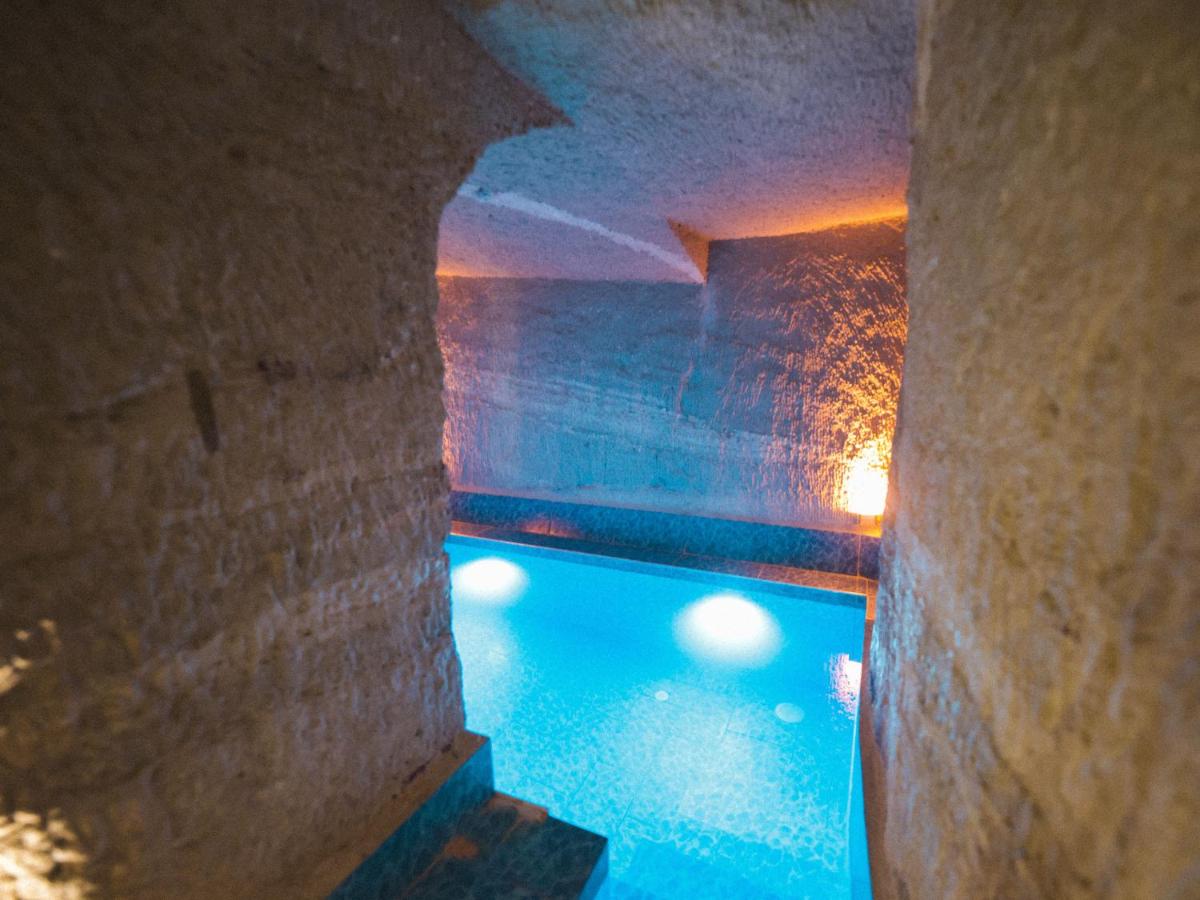 My Cave Suites - Housity