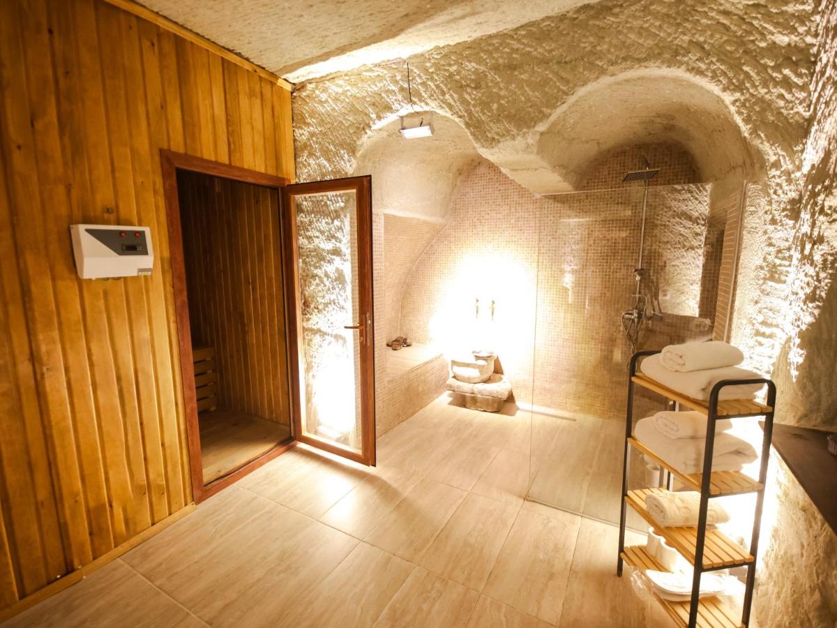 My Cave Suites - Housity