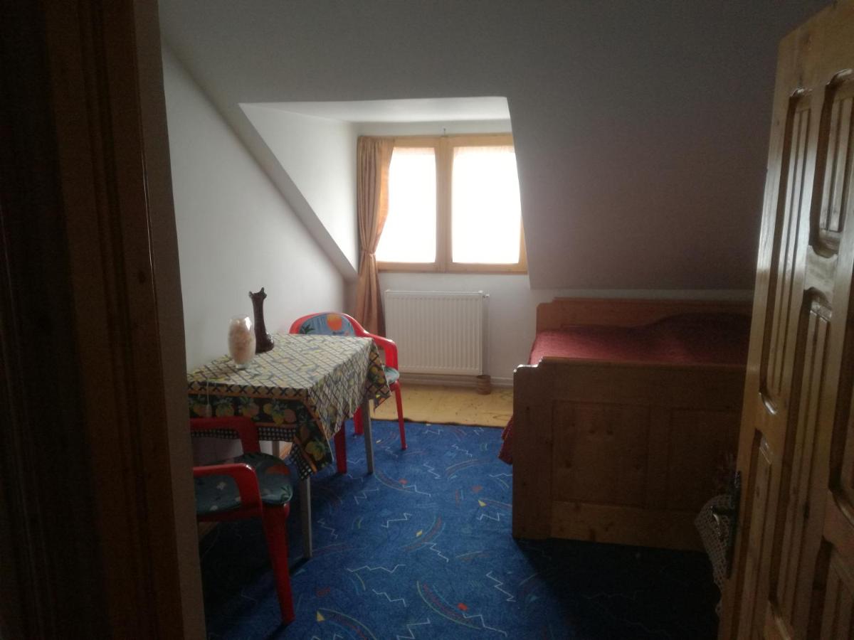 Casa dintre lacuri - Housity